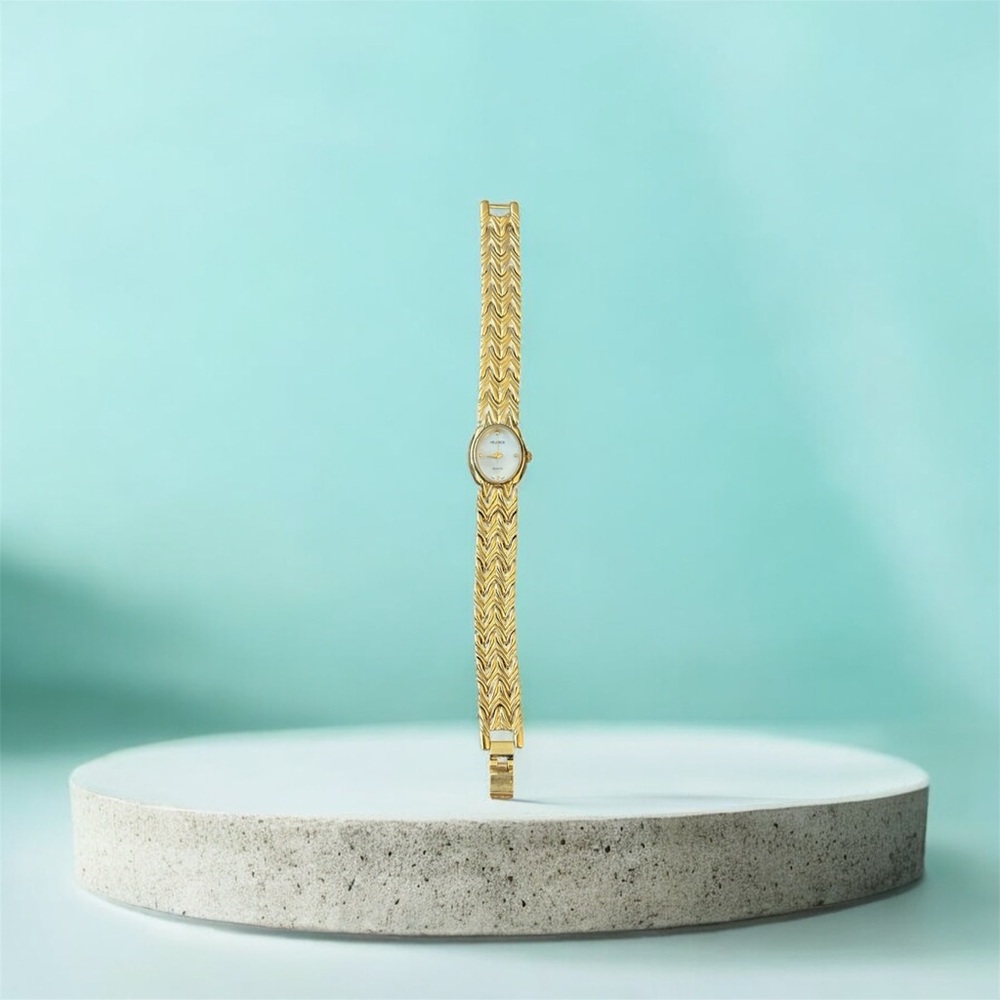 Vintage Helbros Women’s Watch Gold Tone